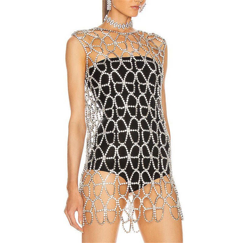 Runway-style sparkling body chain for evening wear