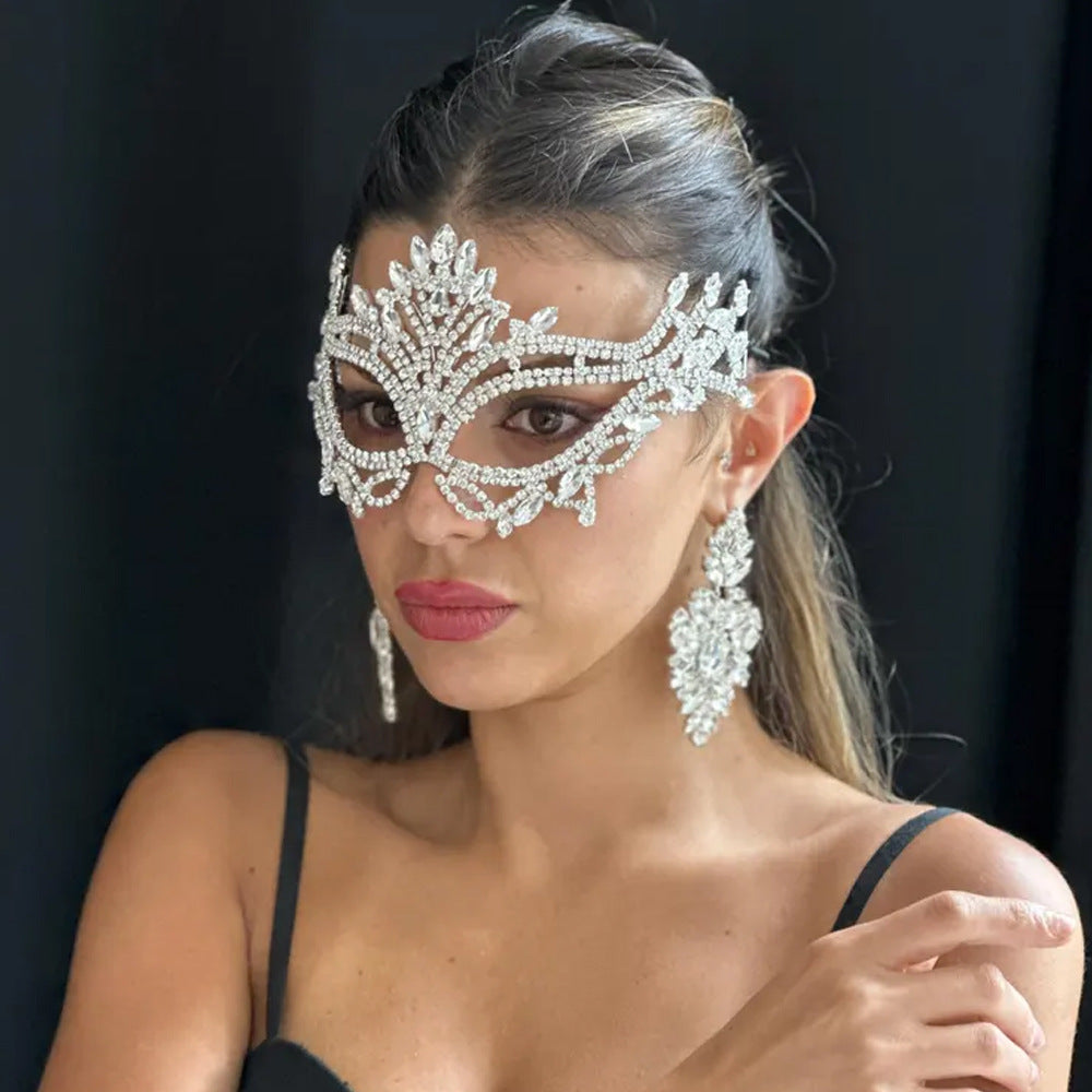 White diamond in gold