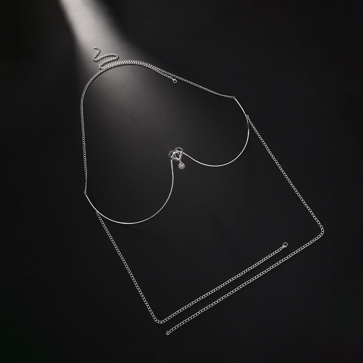 Heart-shaped pearl pendant chest piece