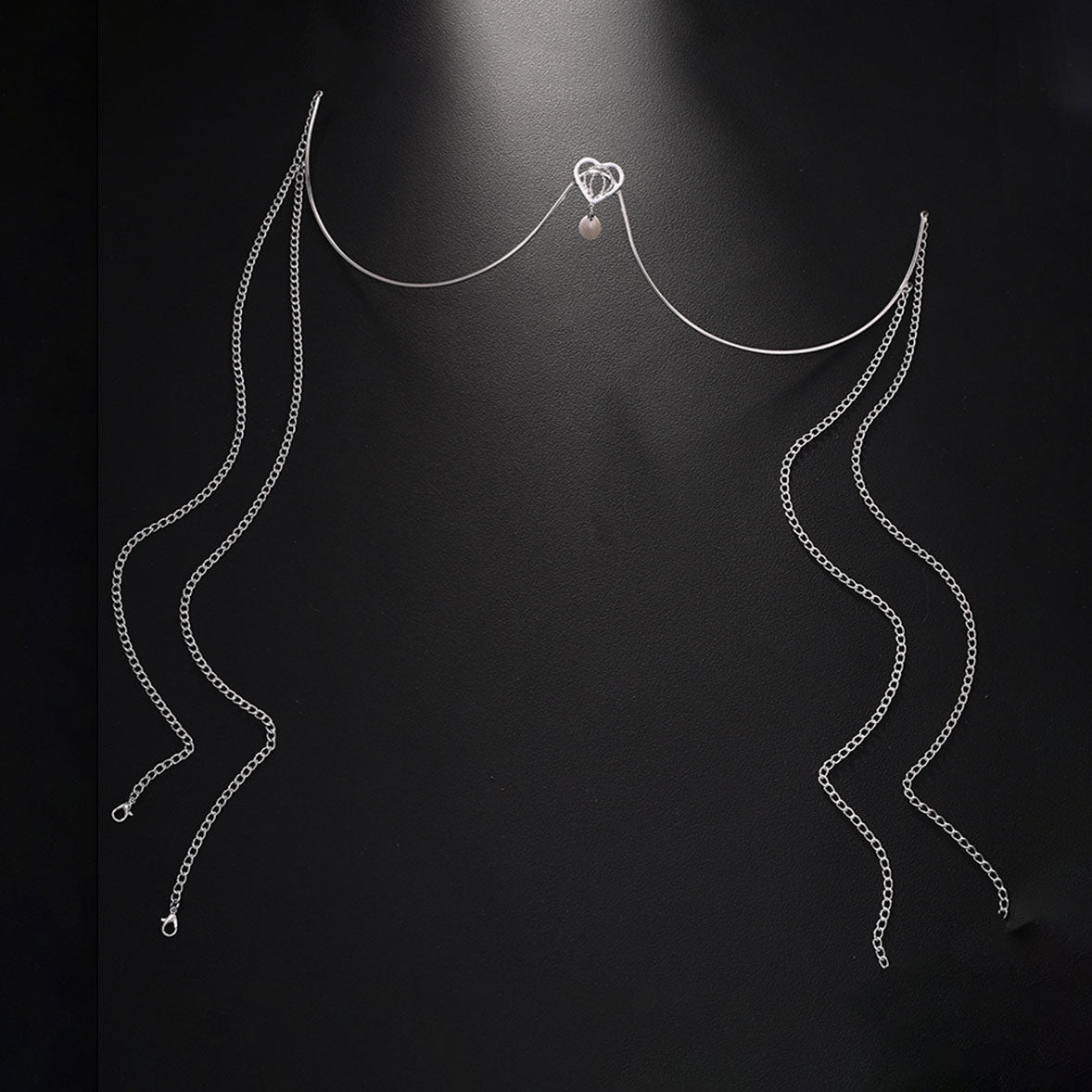 Heart-shaped pearl pendant chest piece