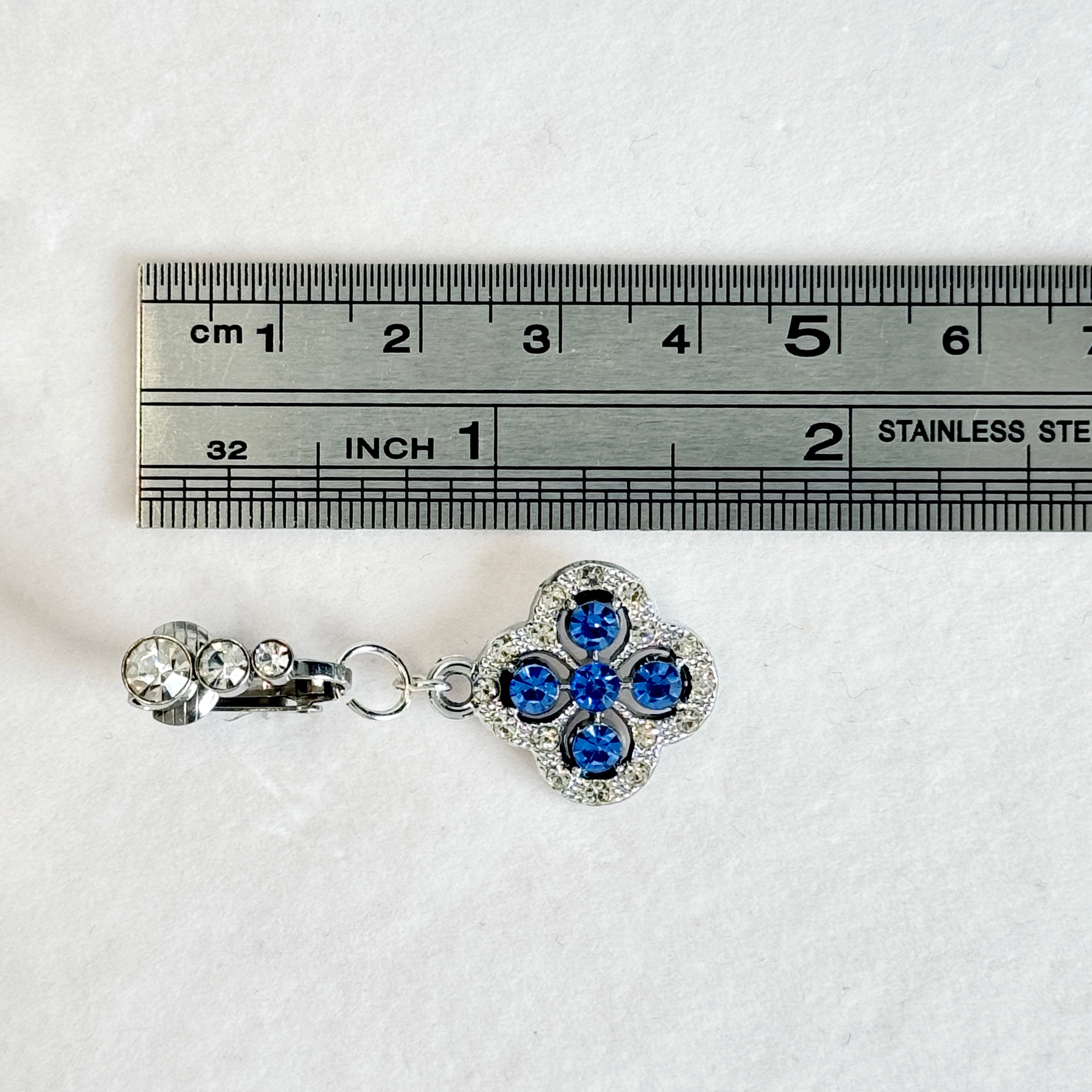 Sapphire Clover Belly Clip