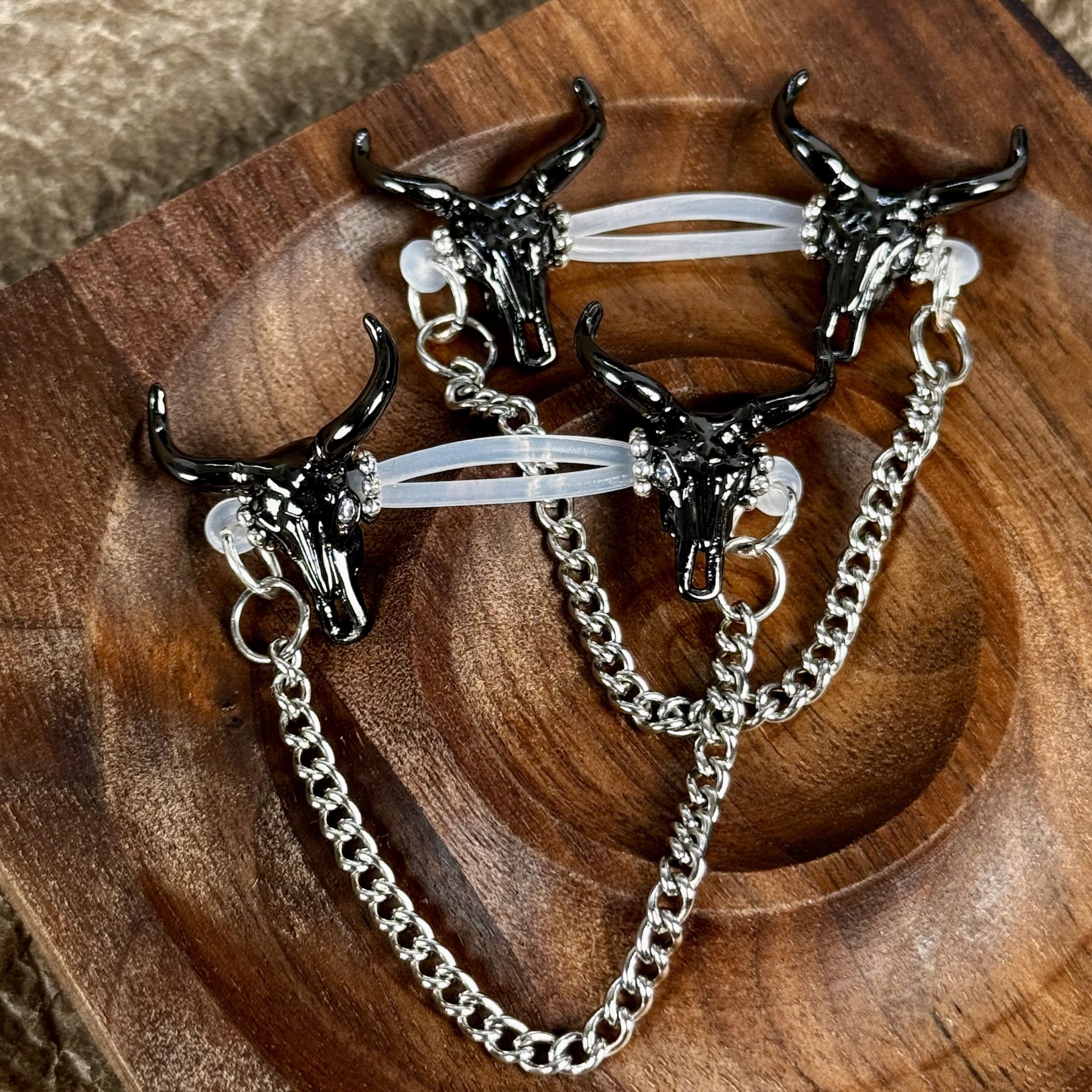 Bonded Bull Chain Clips