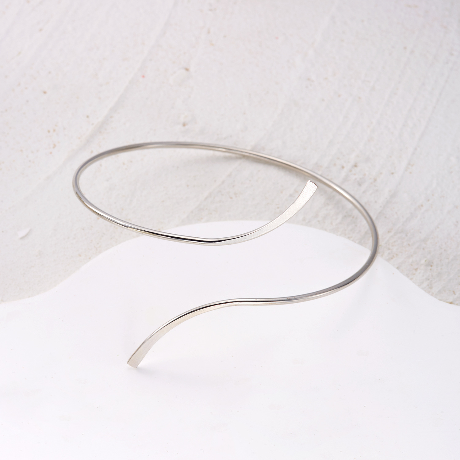 Minimalist Curved-Line Anklet