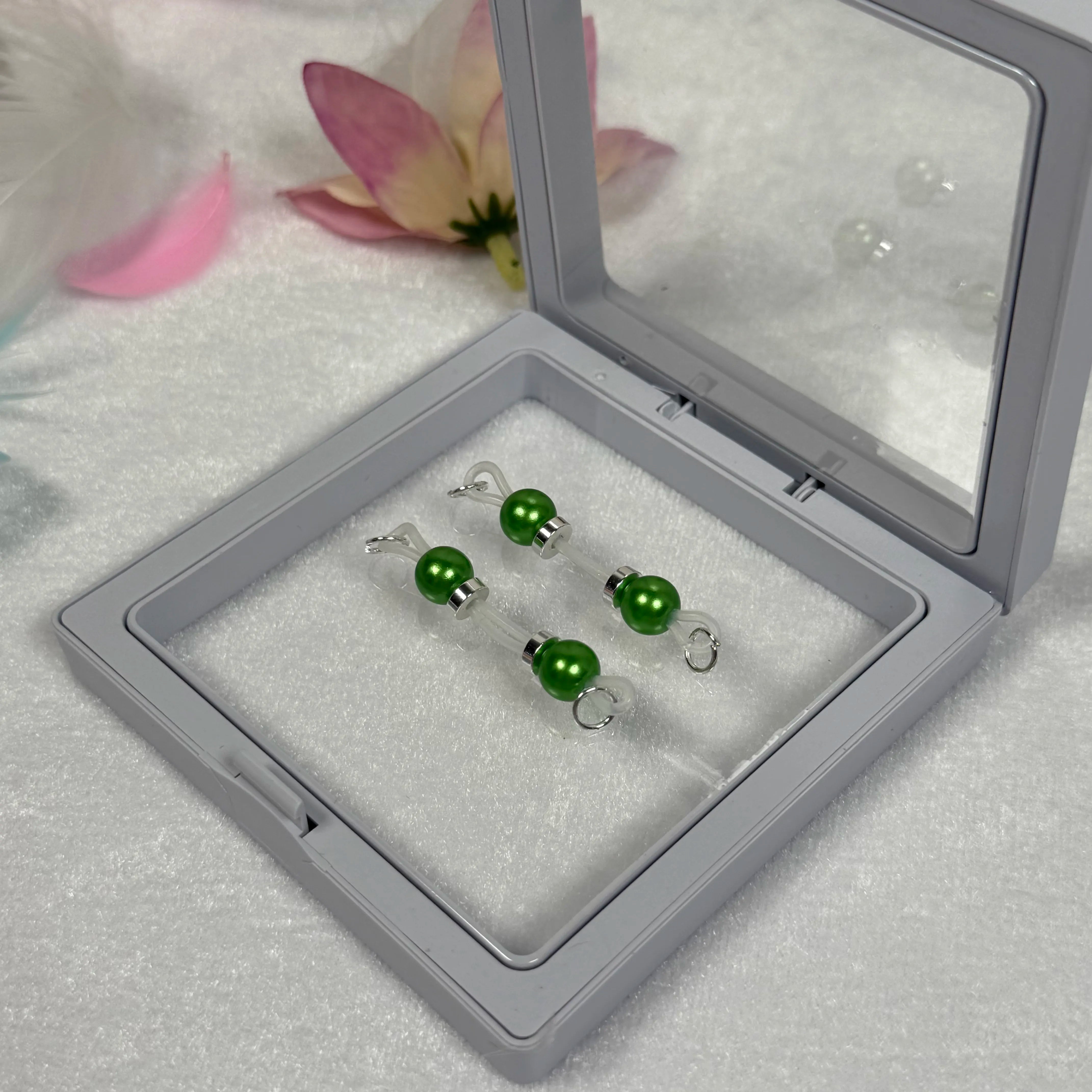 Anti-falling - New green pearl nipple decoration