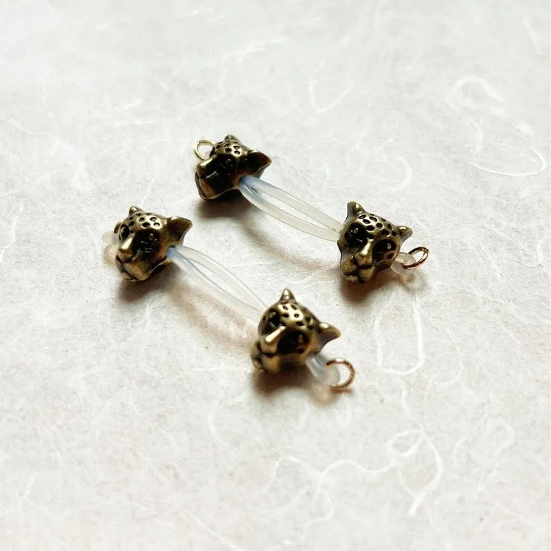 Leopard Nipple Noose Piercing