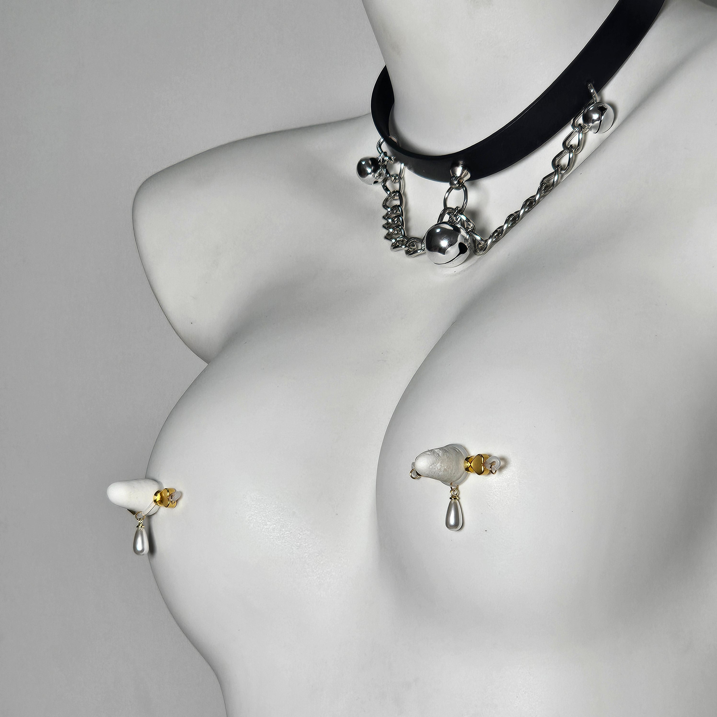 Pearl Kiss Clips