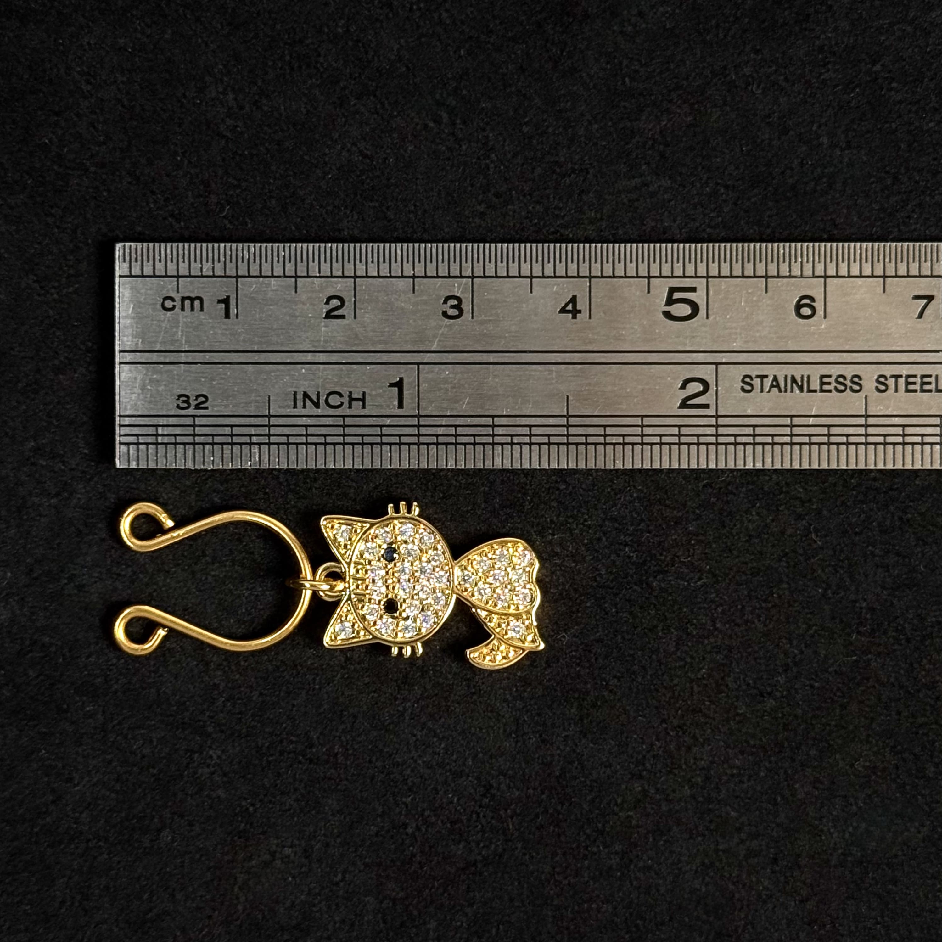 Golden Whisker Clip
