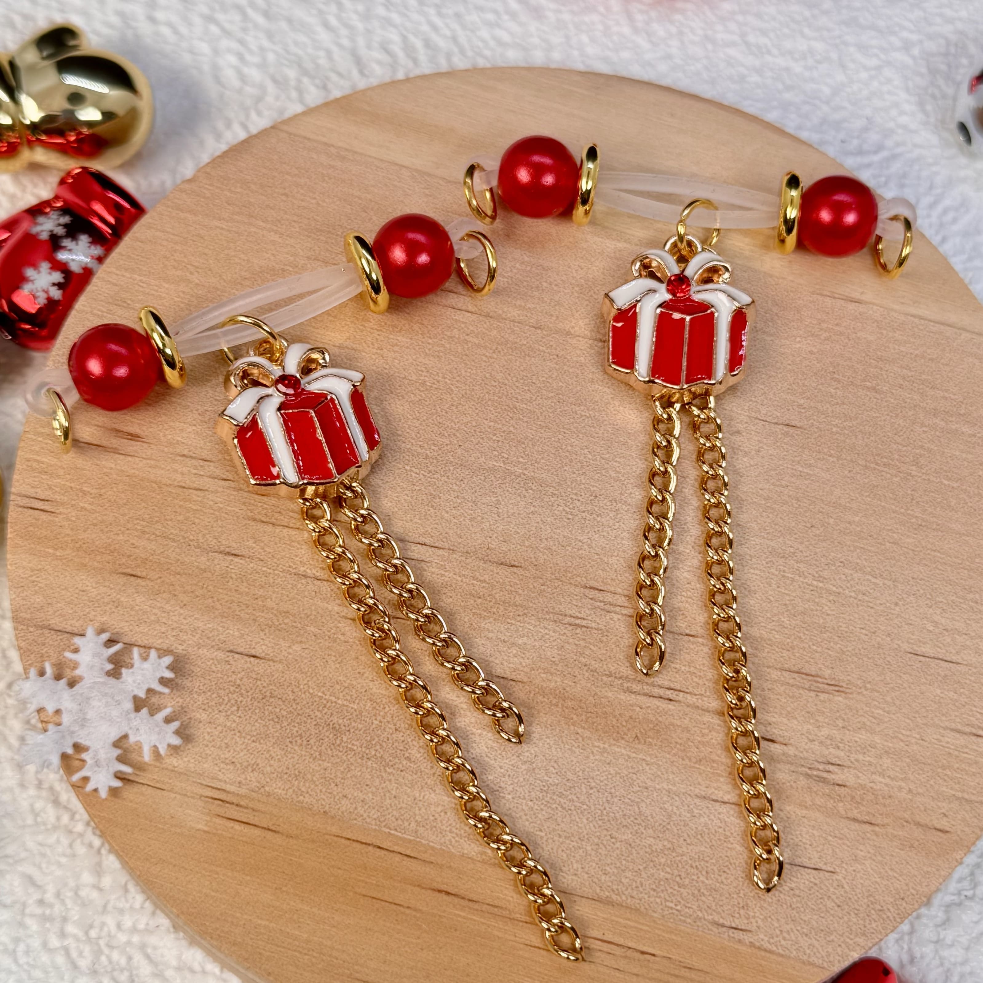 Gilded Gift Box Red Pearl Charm