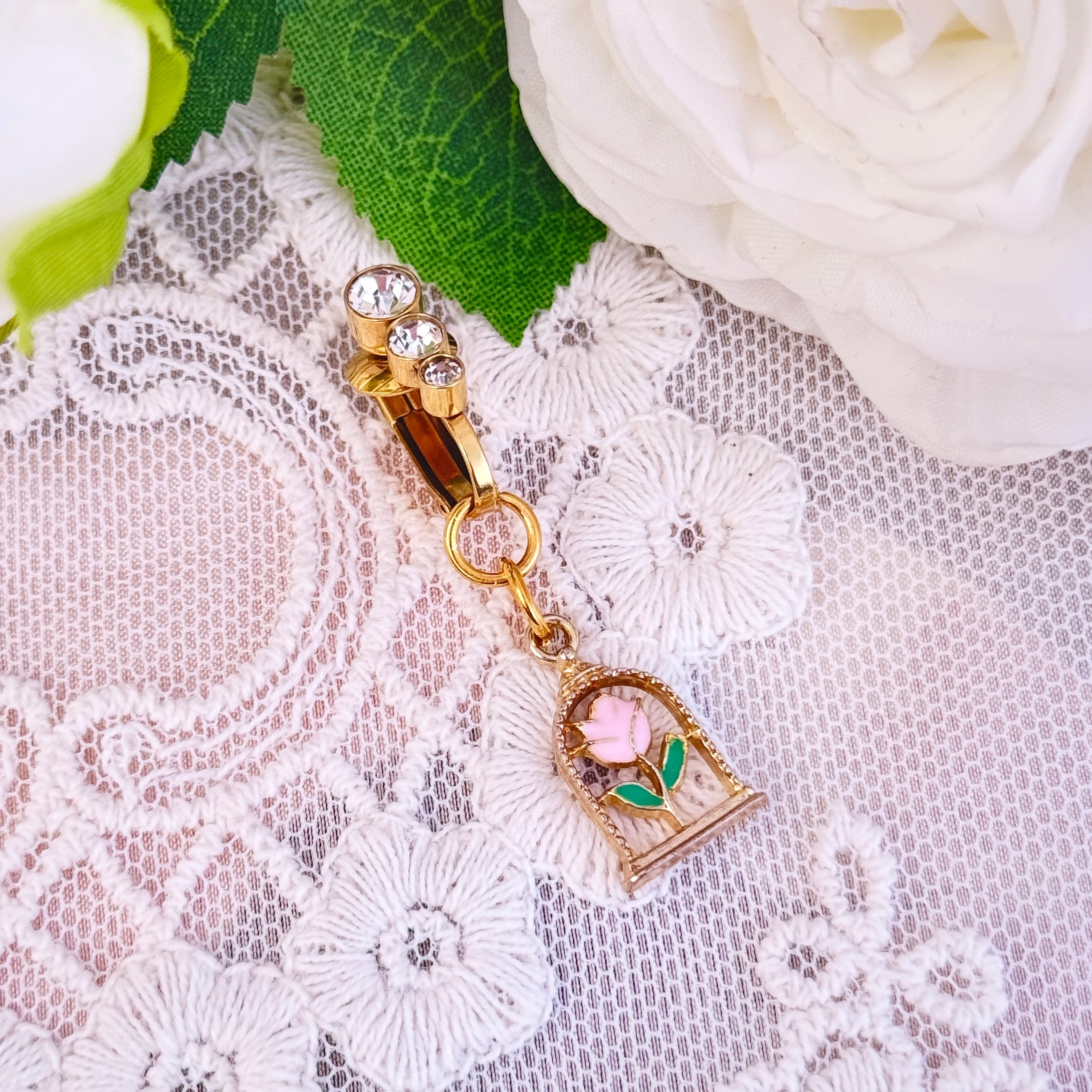 The symbolic meaning of navel jewelry