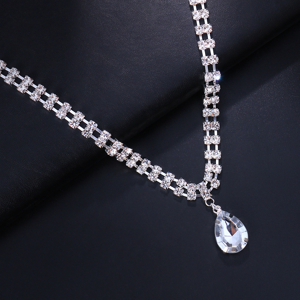 Non-piercing chest chain