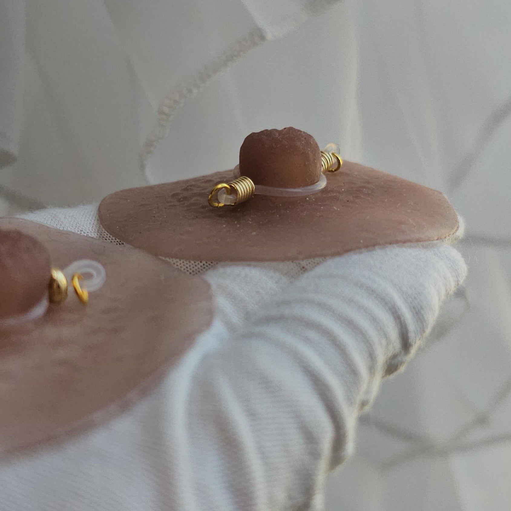 Minimalist adjustable faux nipple ring