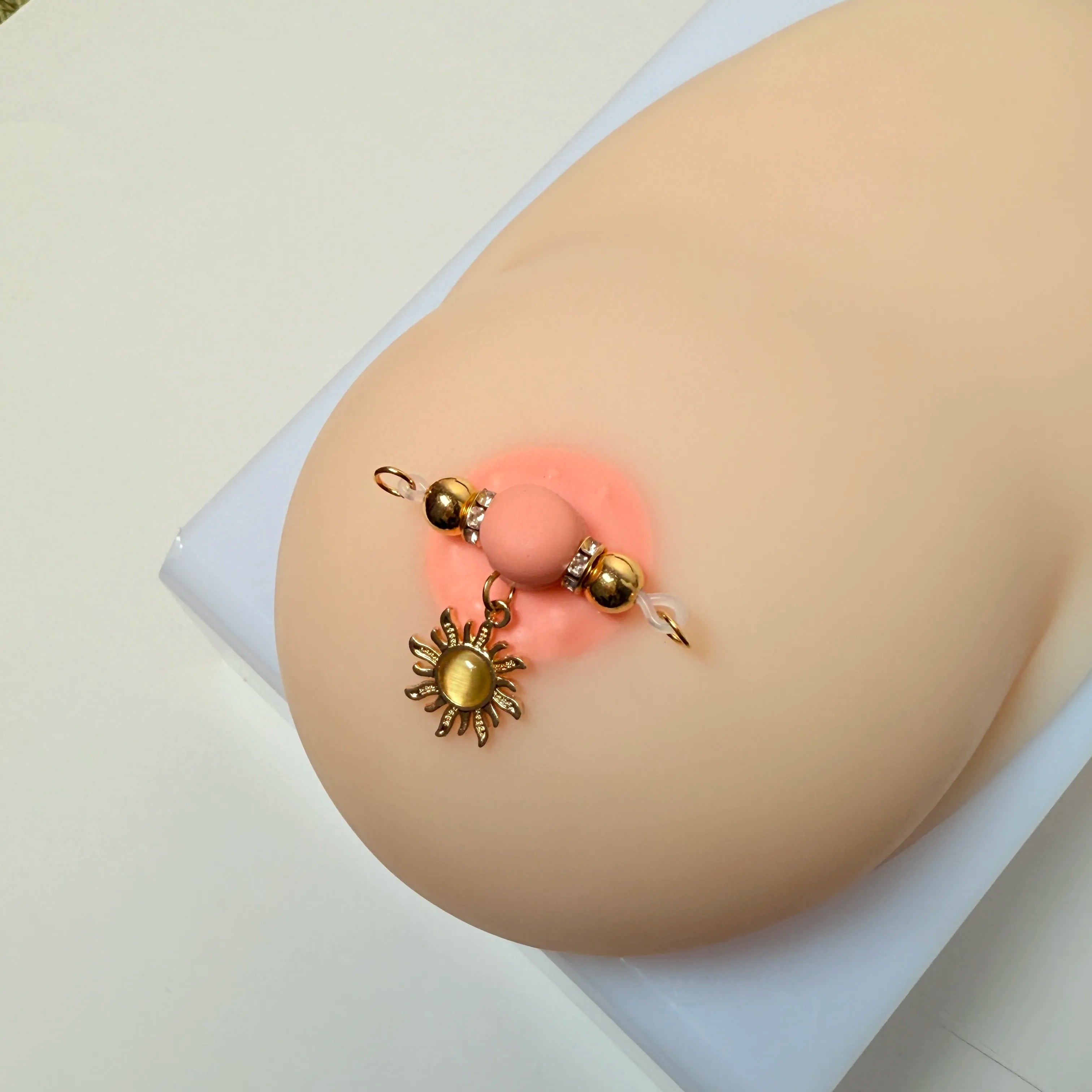 Hole-free pearl false nipple decoration - Sunflower
