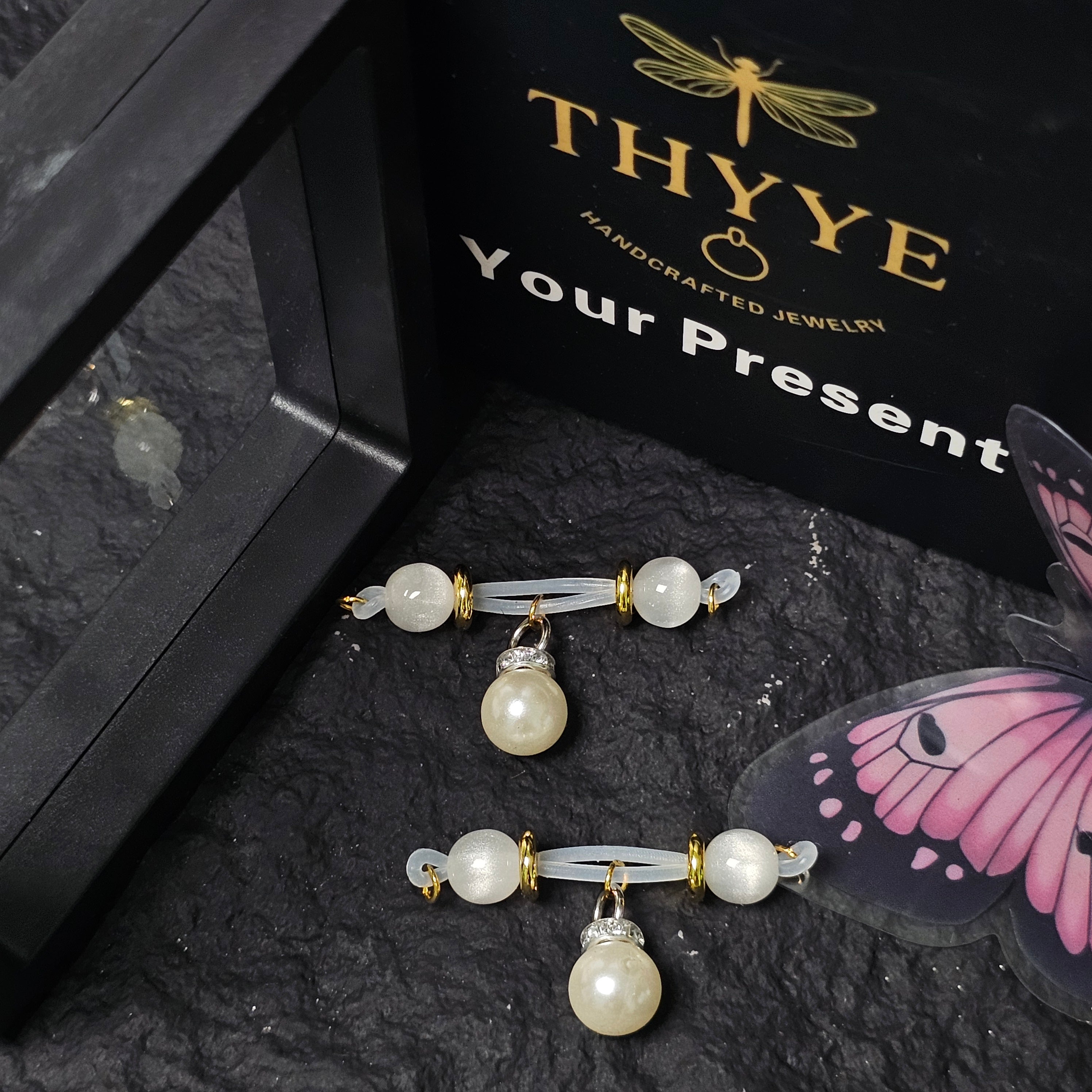 Crystal pearl clip