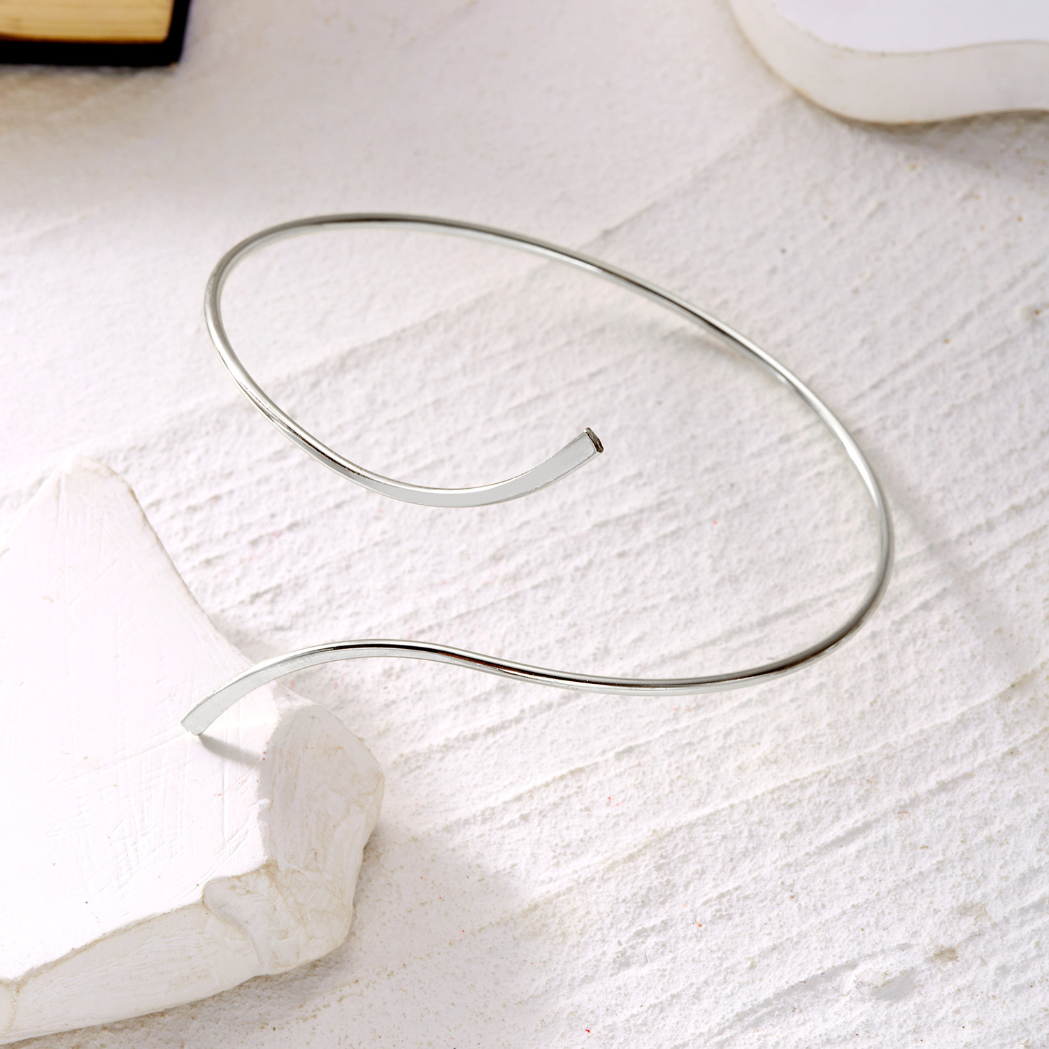 Minimalist Curved-Line Anklet