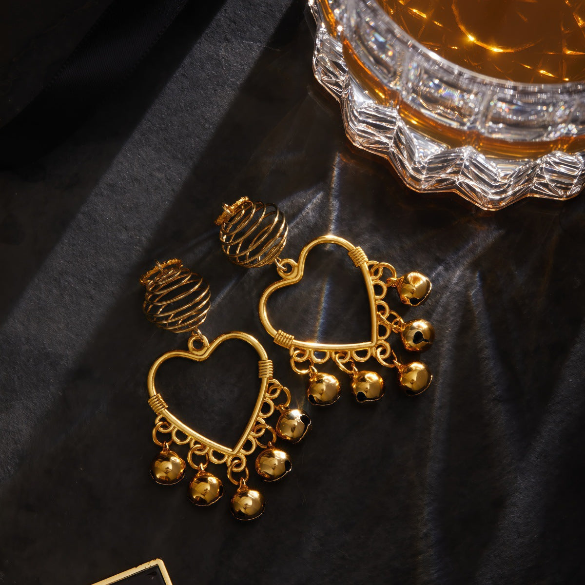 High-end bell-shaped ring