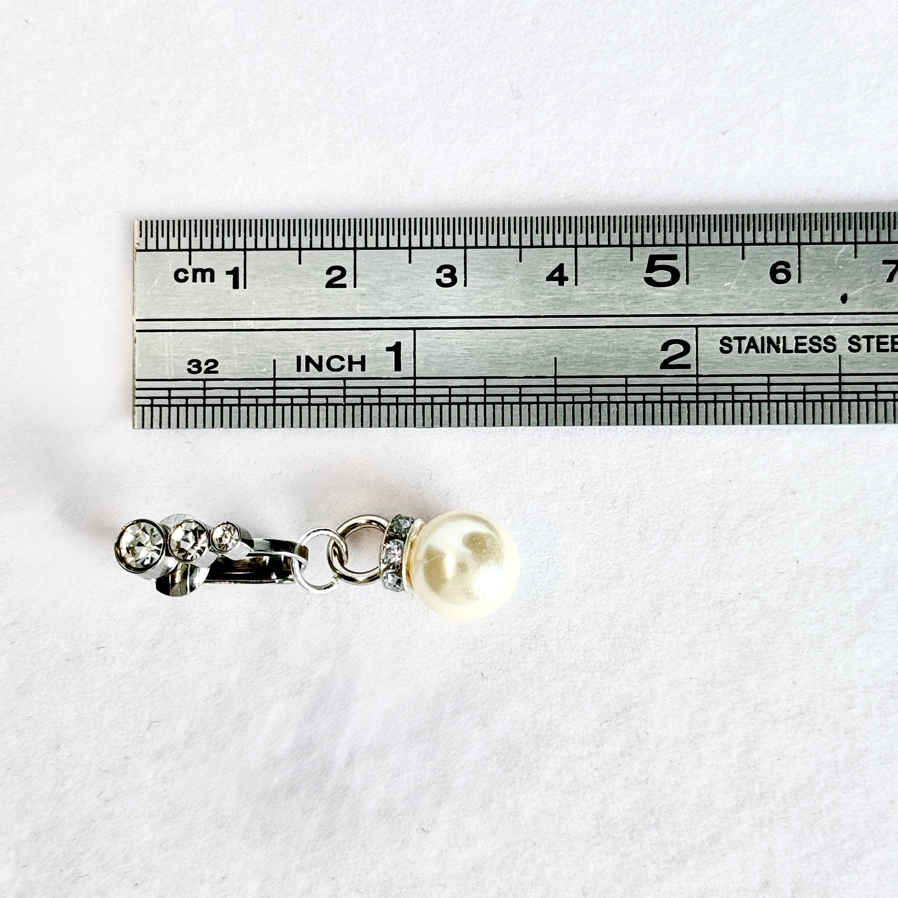 Luna Pearl Drop Navel Clip™