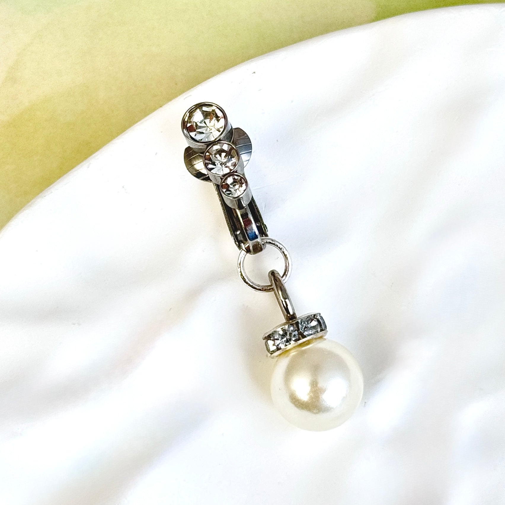 Luna Pearl Drop Navel Clip™
