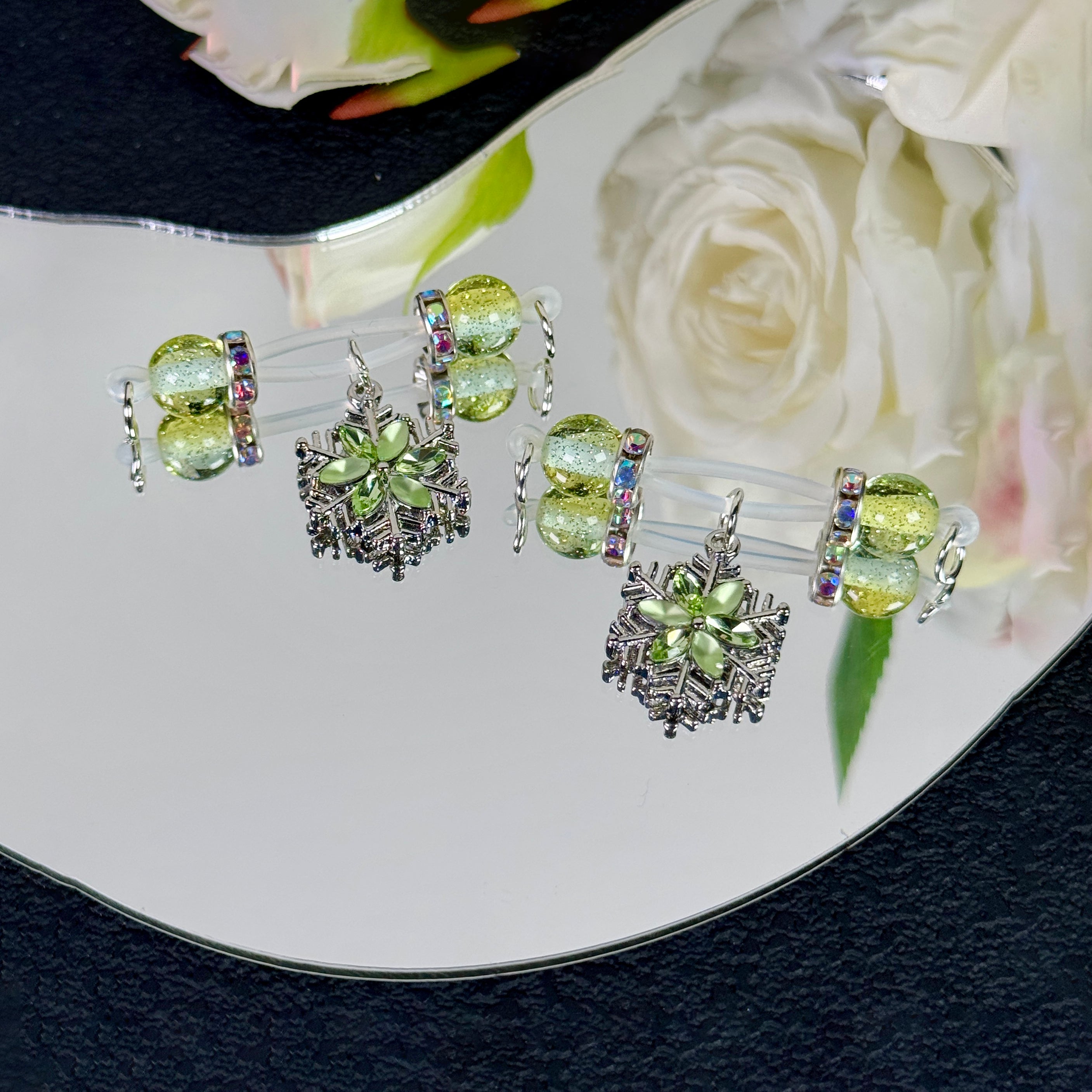 Emerald Snow Clip