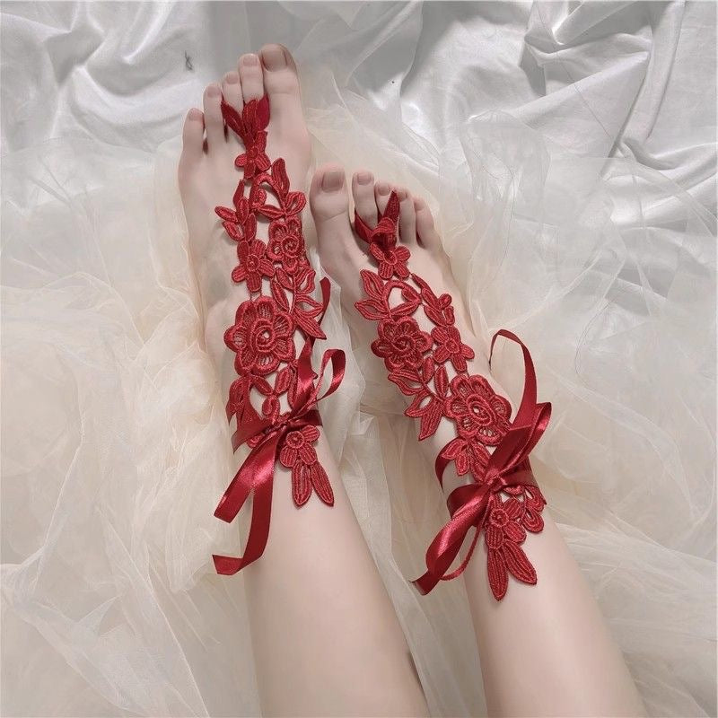 Sexy thin straps and romantic lace