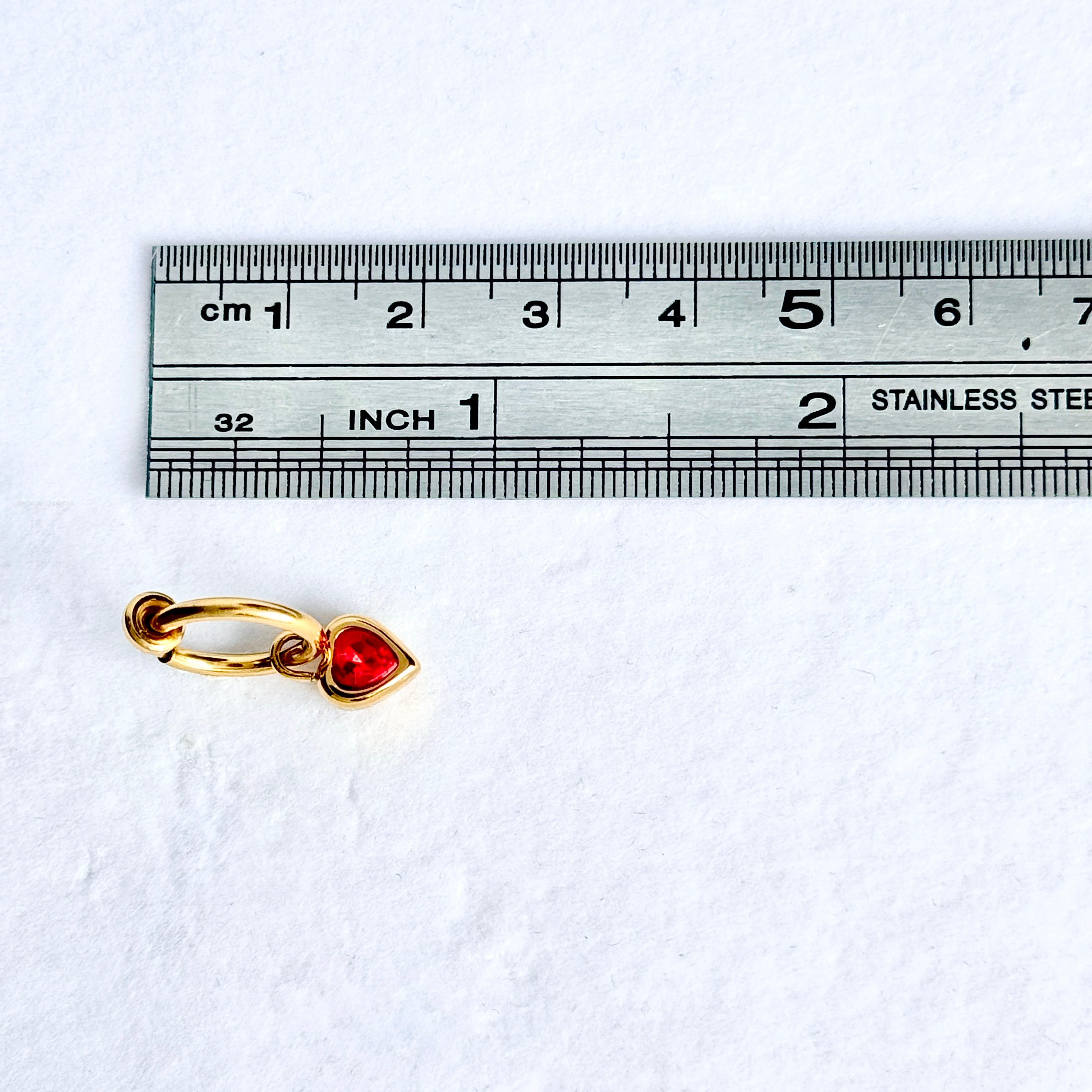 Luna Ruby Heart Navel Clip™