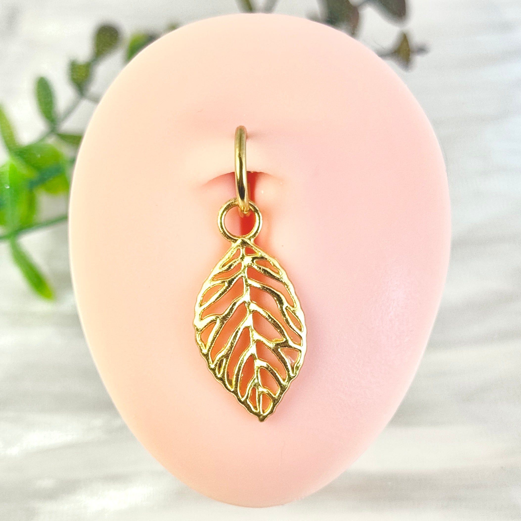 Luna Golden Leaf Navel Clip™