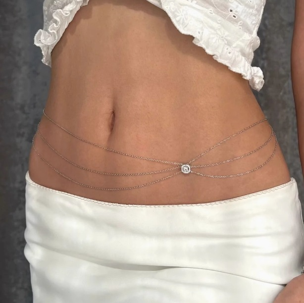 Navel accessory with rhinestone chain