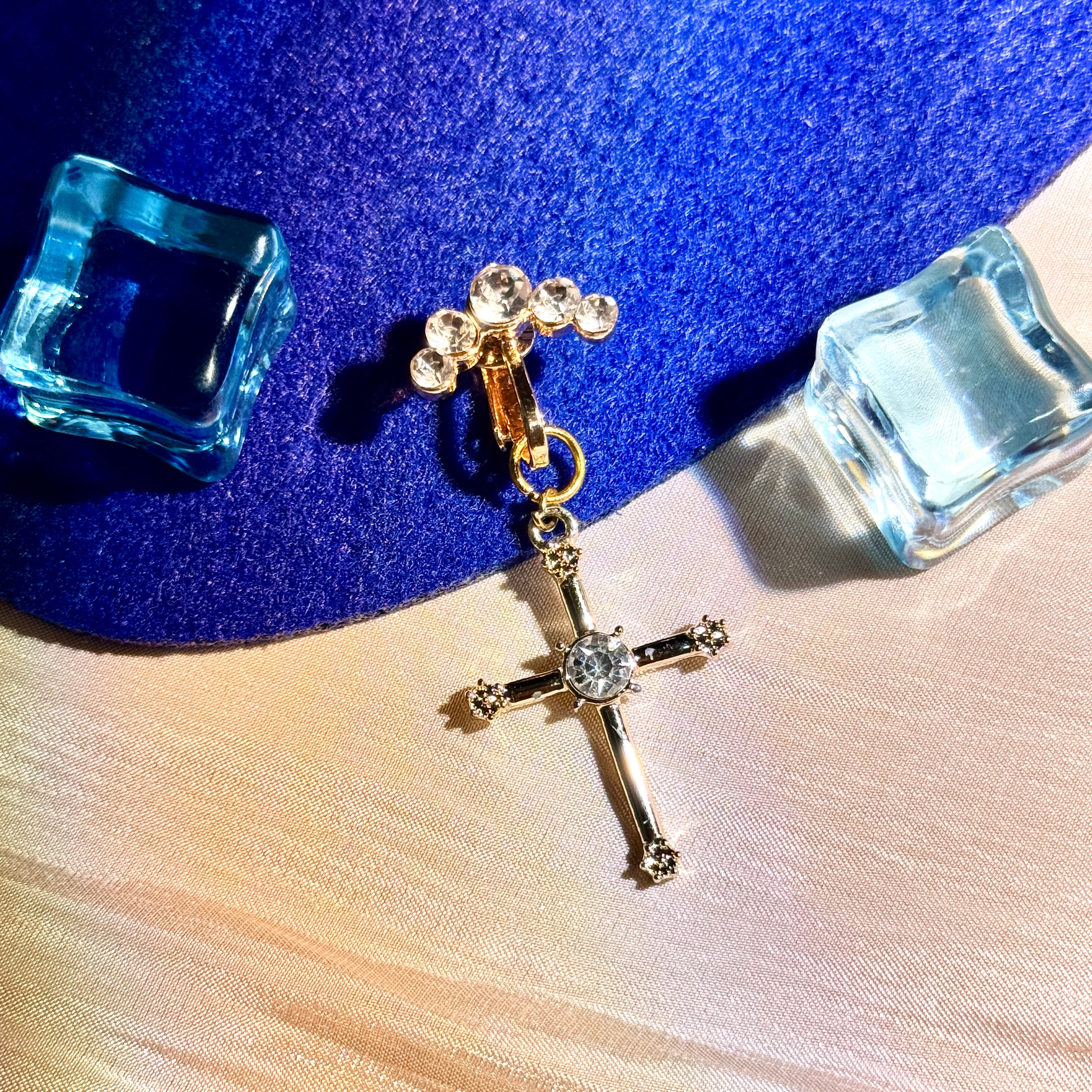 Luna Crystal Cross Navel Clip™