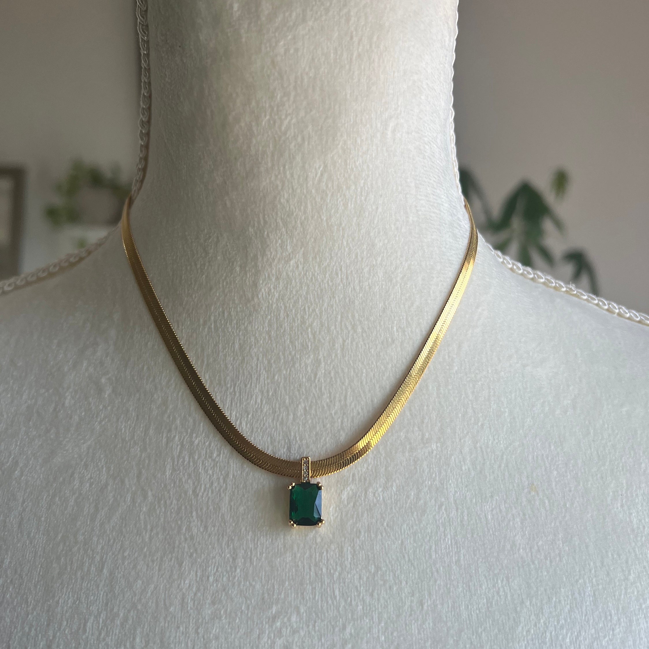 Subtle Square Emerald Gem Choker Body Chain Set