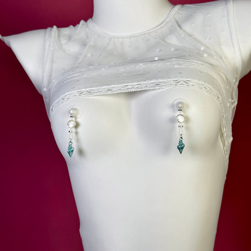 Mother-of-pearl conch shell