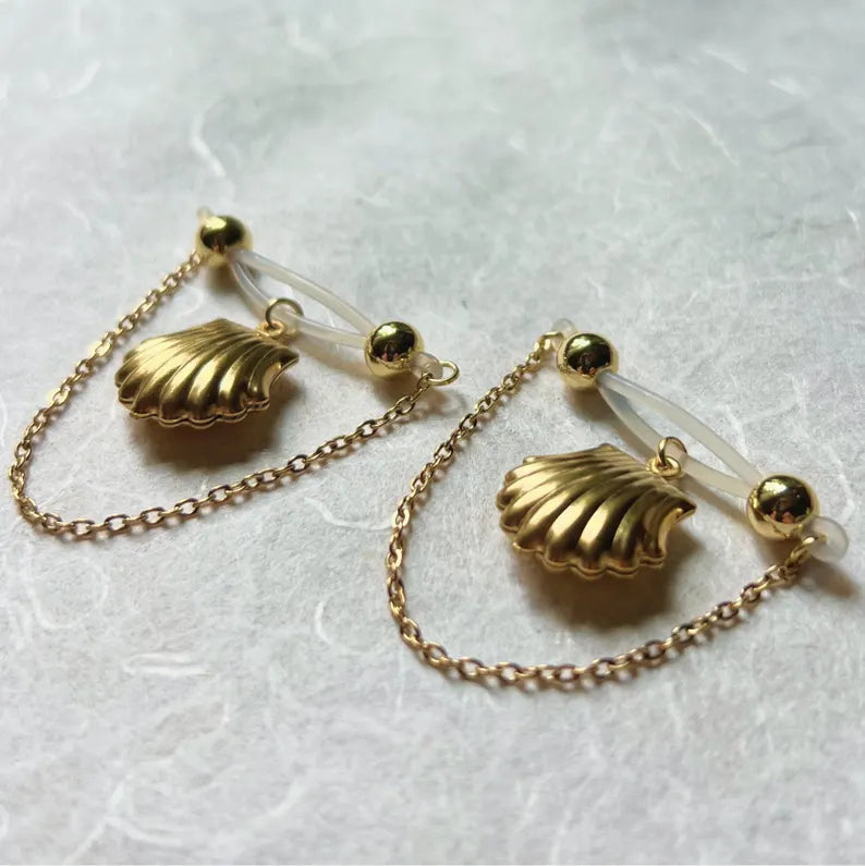 Fake nipple piercing jewelry with shells and chains